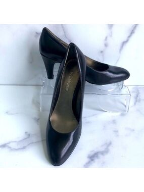 Liz Claiborne Classic Black Pumps Size 7M